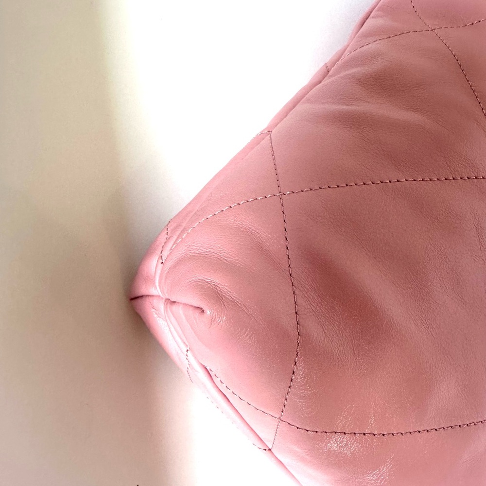EUC Chanel Small 22 Bag Pink Calfskin Antique Gold Hardware - Picture 5 of 16